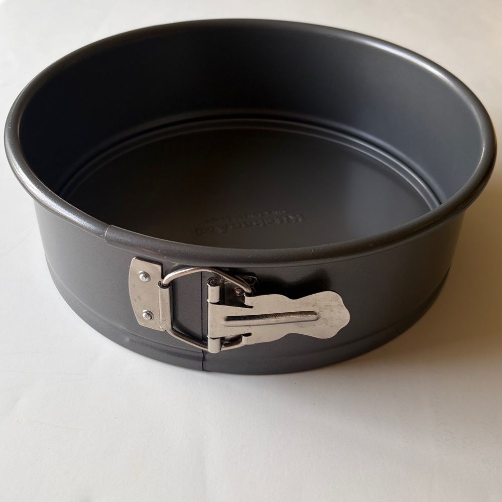 KitchenAid Dark Gray Round Nonstick Springform Cake Pan New With Tags